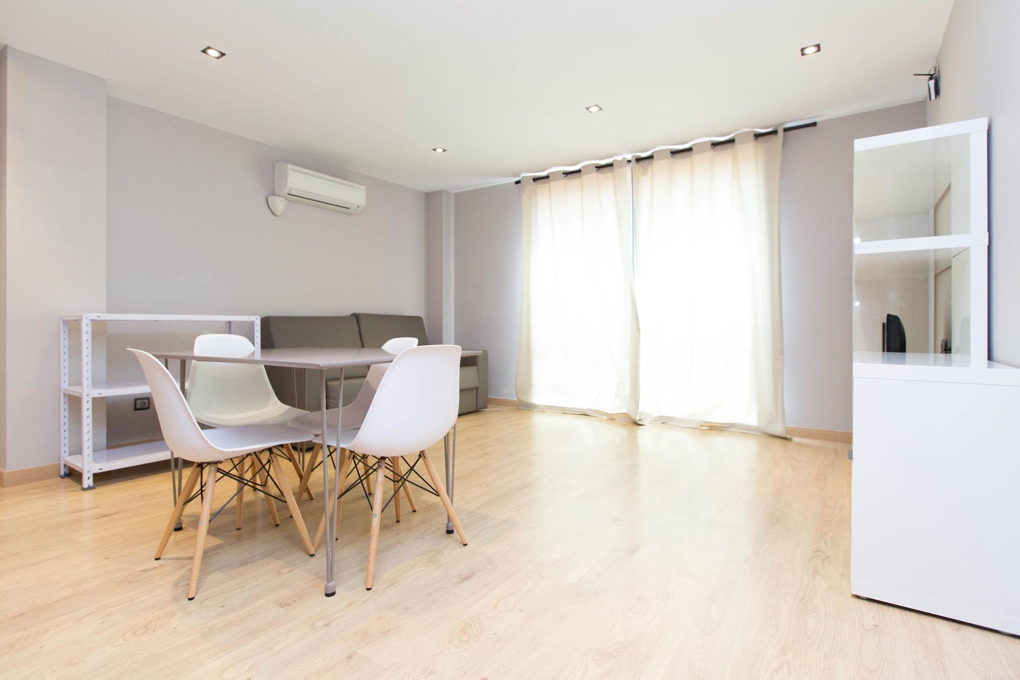 Ainb Sagrada Familia Apartments Barcelona Exterior photo