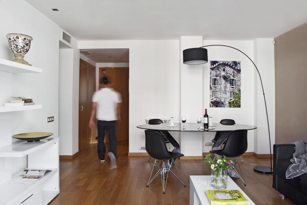 Ainb Sagrada Familia Apartments Barcelona Room photo